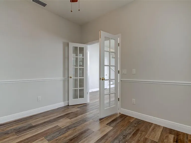 10704 Sierra Vista Pl — Photo 17