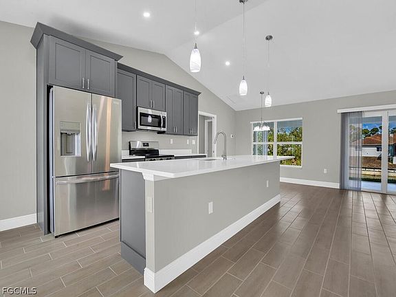 5th image of 503 NE 31st St