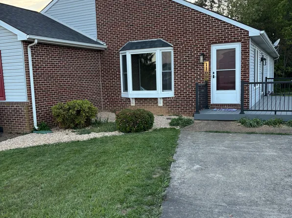 1105 Misty Ct, Harrisonburg, VA 22801