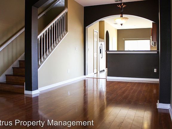 4th image of 4001 Garden Oak Ct