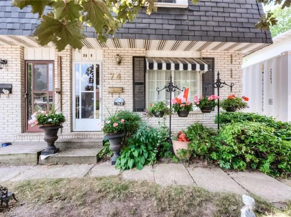 74 Lillian Dr #B, Waterloo, ON N2J 4J9