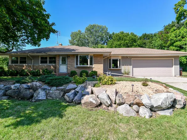1401 South Westbrooke PARKWAY, New Berlin, WI 53146
