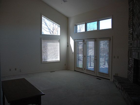 Family Room w/ gas fireplace