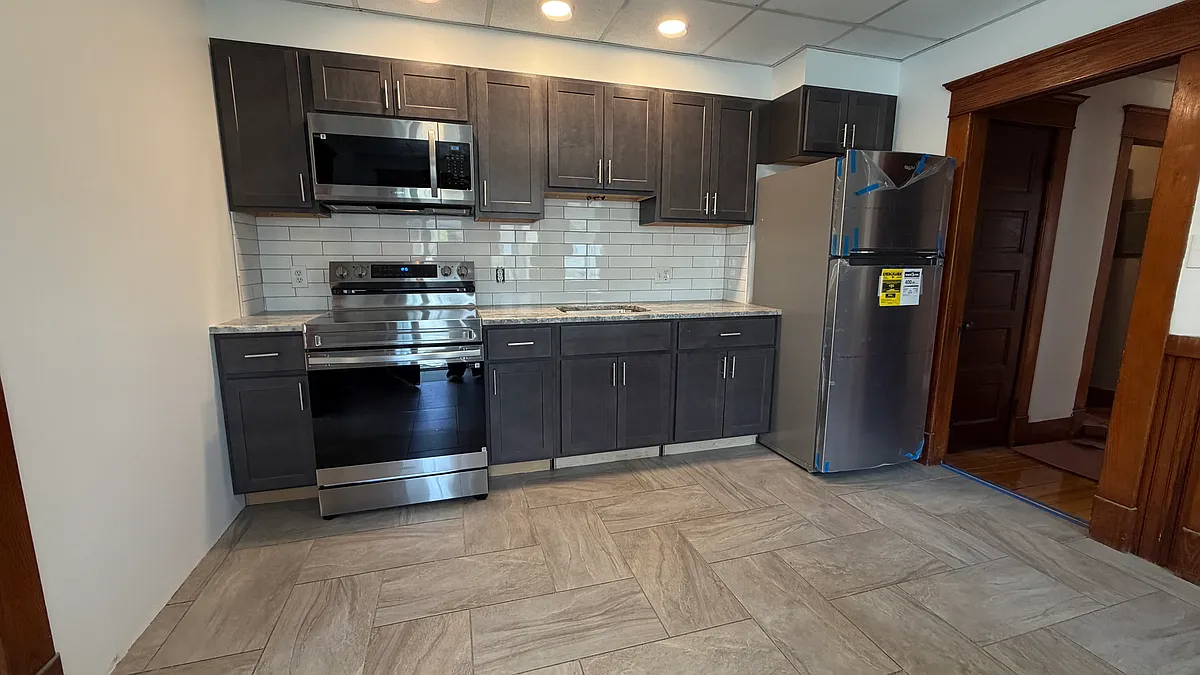 Building Photo - 106 Parsons St #2L
