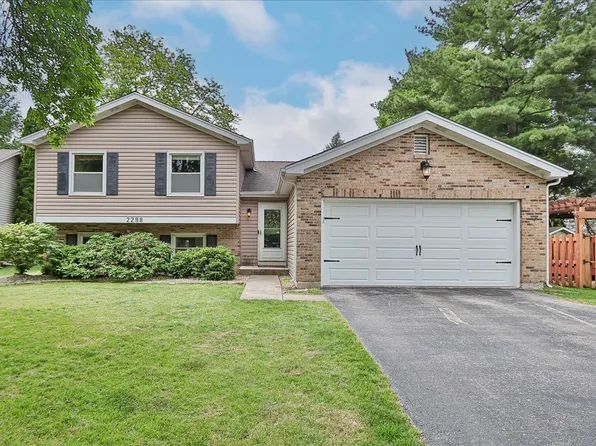 2288 Briarhill Dr, Naperville, IL 60565