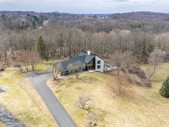 2nd image of 1012 Rabbit Ear Pass