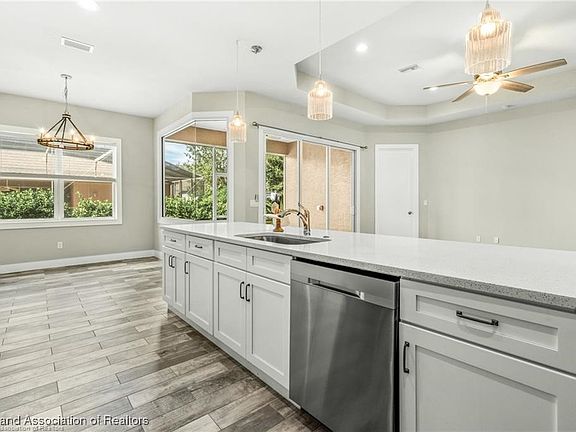 5th image of 3079 Royal Oaks Ct #1