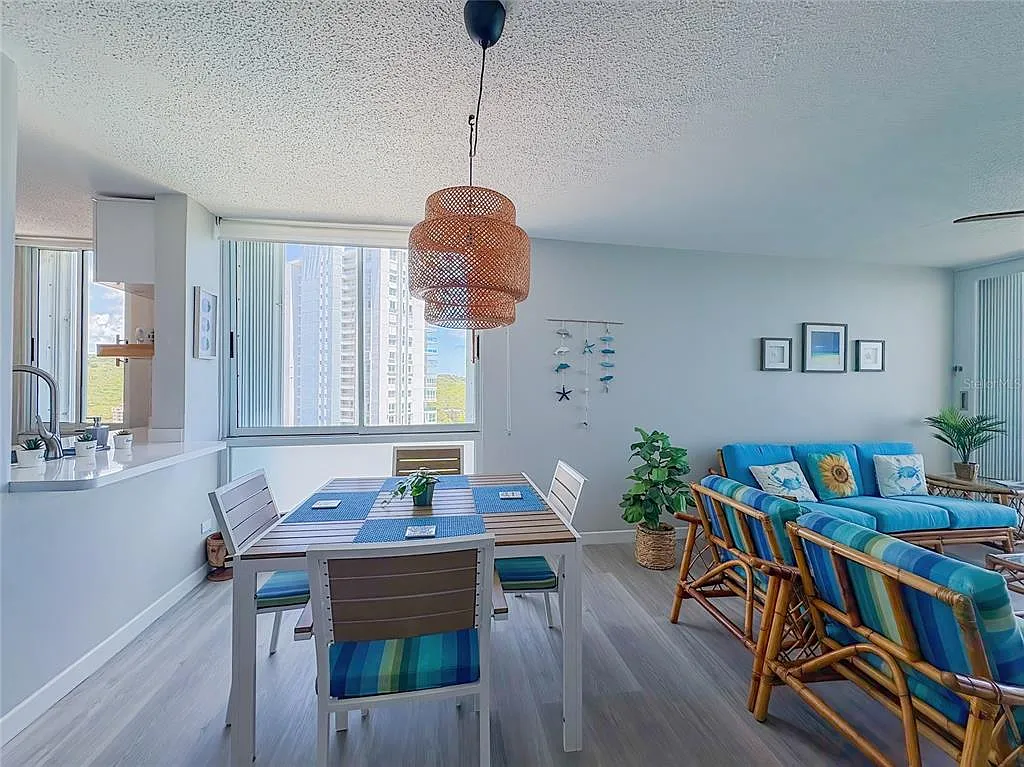 3 bed, 2.0 bath, 1269 sqft, $1,650 — Photo 4