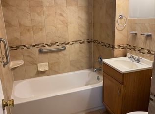 1062-1064 E 25th St #2, Paterson, NJ 07513