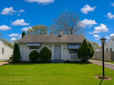 2821 S 11th Ave, Broadview, IL, 60155