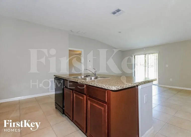 9637 Sage Creek Dr — Photo 5