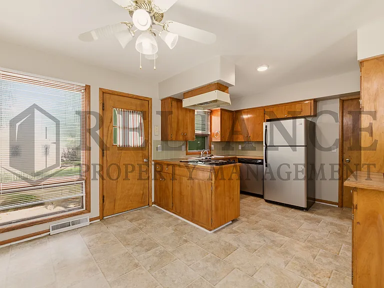 1415 N Prairie Ln — Photo 14