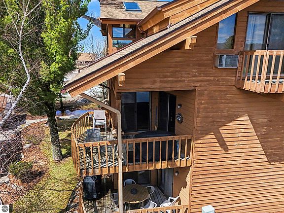 3rd image of 6520 Schuss Mountain Ln
