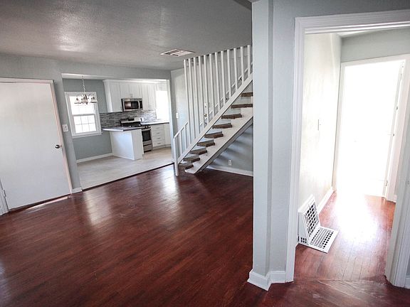 2nd image of 2875 Perktel St