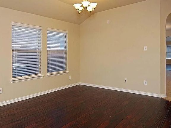 4th image of 1516 Grassy View Dr