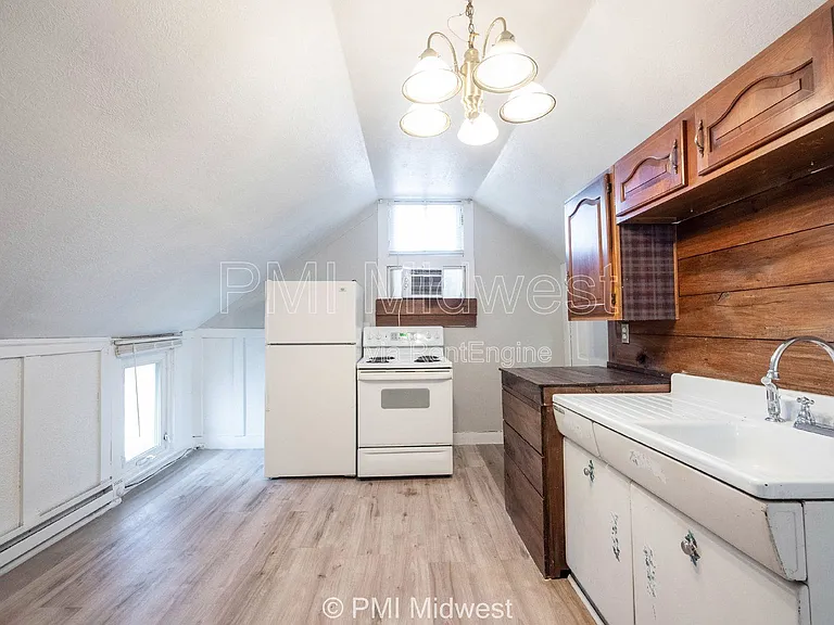 156 W Main St #C — Photo 12