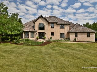 39W710 Crosscreek Ln, St Charles, IL 60175