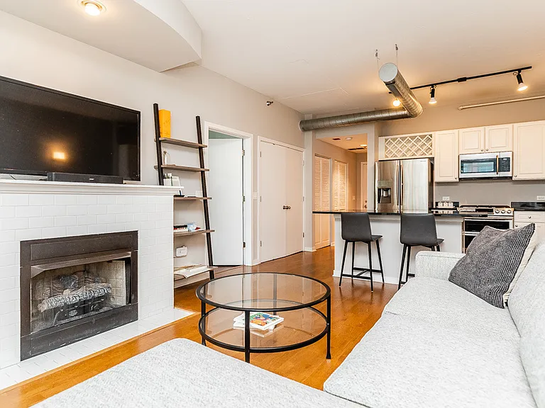 909 W Washington Blvd #707 — Photo 4