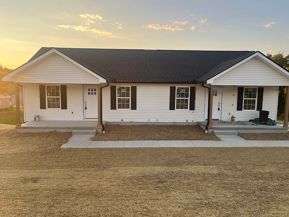 203 Lolly Ln #205