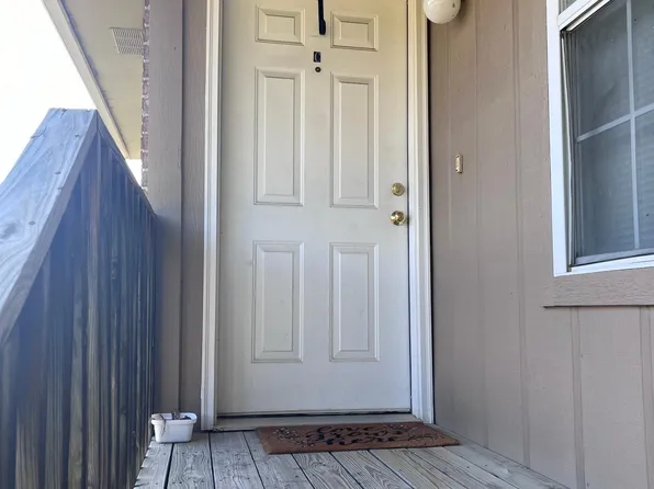 719 Cedar Dr, Warrensburg, MO 64093