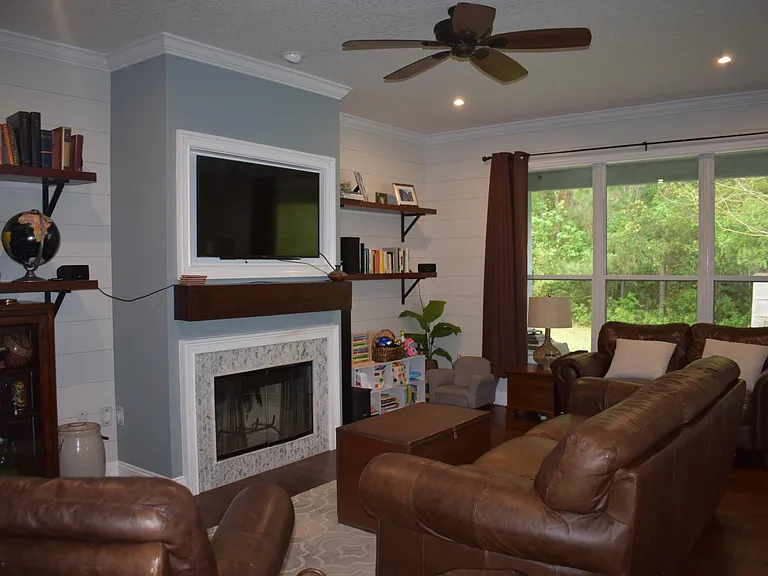 12201 Bittercreek Ln — Photo 20