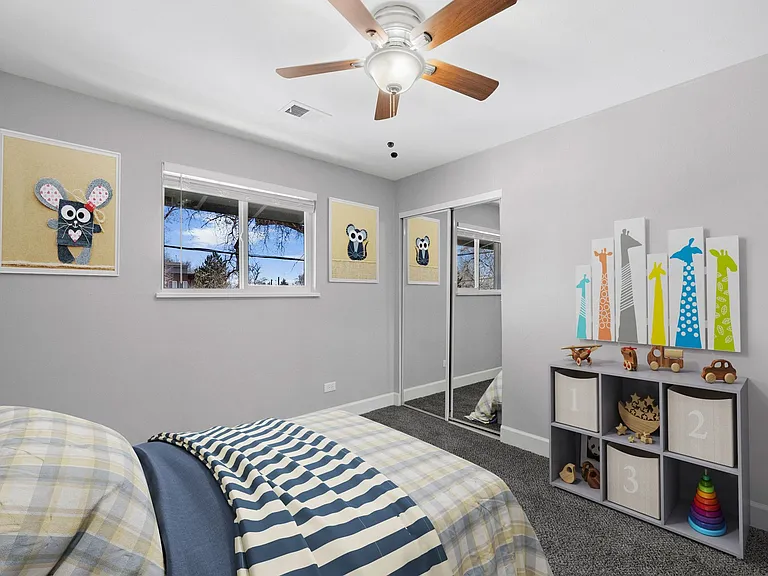 Beautiful Remodeled Apartments - includes washer/dryer Must See! — Photo 10