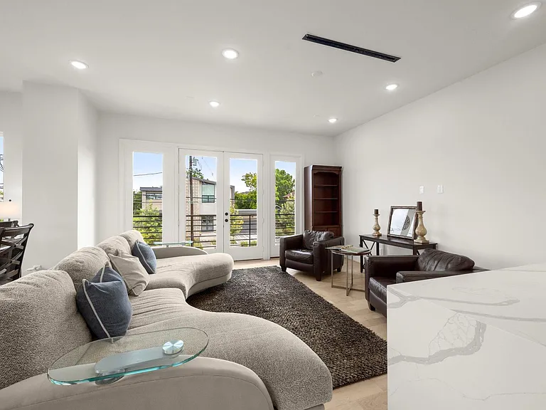 3022 Holman St — Photo 11