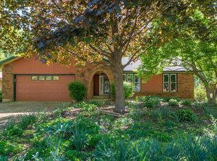 3240 S Roanoke Ave, Springfield, MO 65807