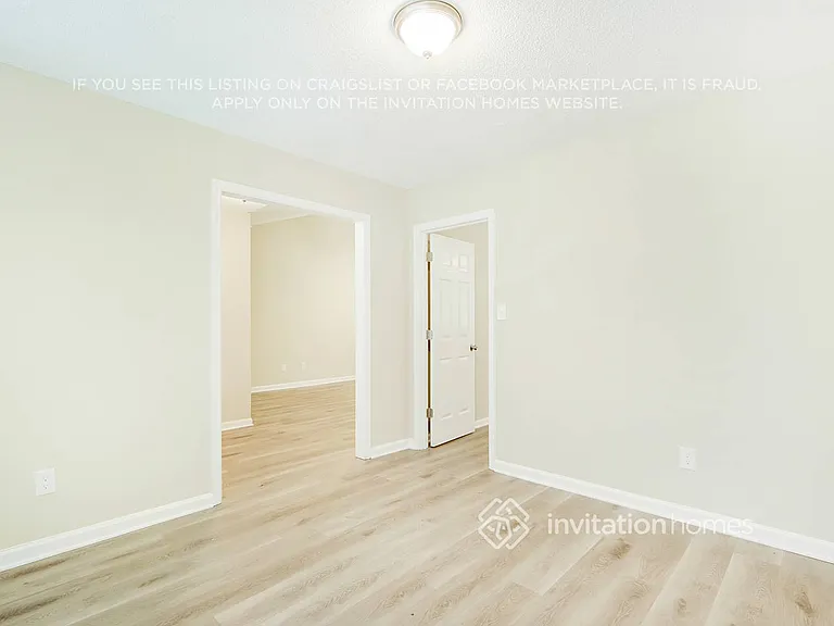 4469 White City Rd — Photo 8