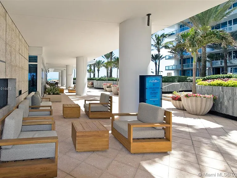 6801 Collins Ave #LPH14 — Photo 27