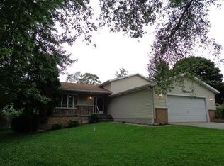 10890 Bell St, Crown Point, IN 46307