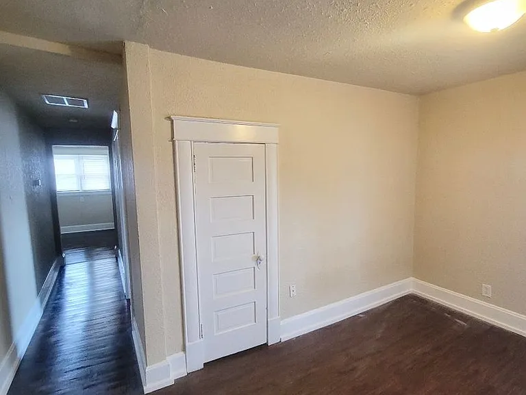 823 S Jefferson Ave — Photo 5