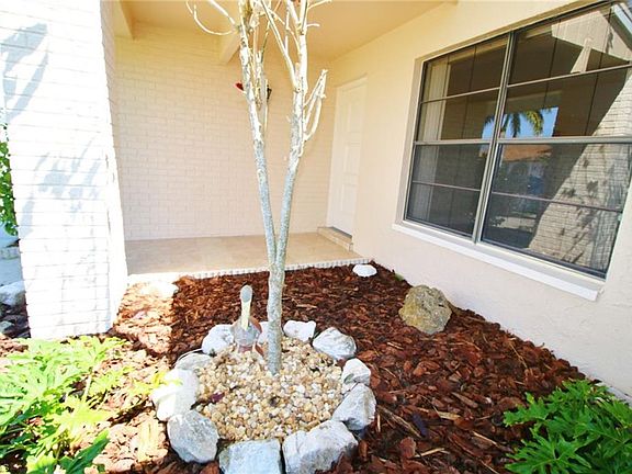 3rd image of 1709 SE 10th Pl
