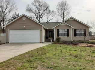 352 Wildwood Dr, Chatsworth, GA 30705