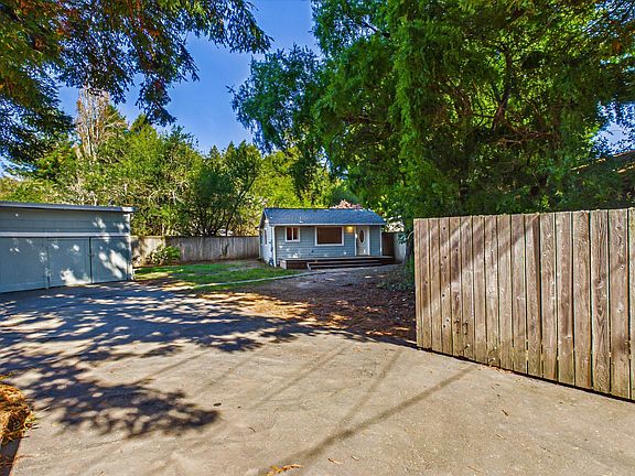 2nd image of 4627 Campton Rd