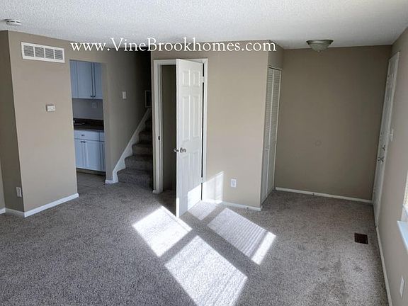 3rd image of 2726 N Sheffield Dr