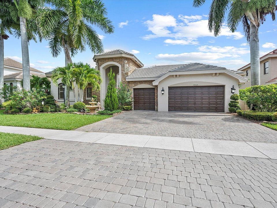 1st image of 10569 Versailles Blvd
