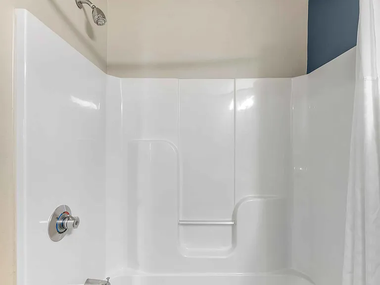 Studio Suite - 1 Queen Bed