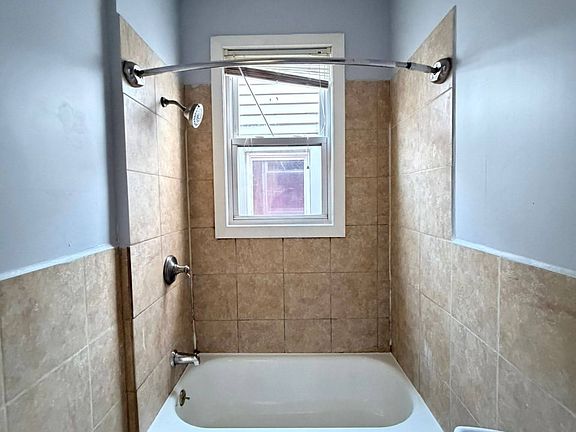 4th image of 296 Claremont Ave Floor 2