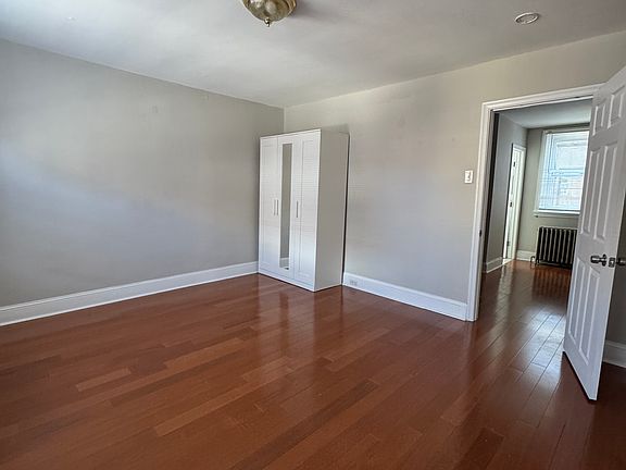 2nd image of 742 Carpenter St Floor 2