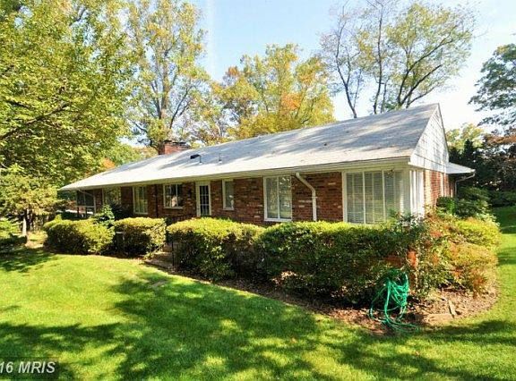 3rd image of 6375 Lakeview Dr