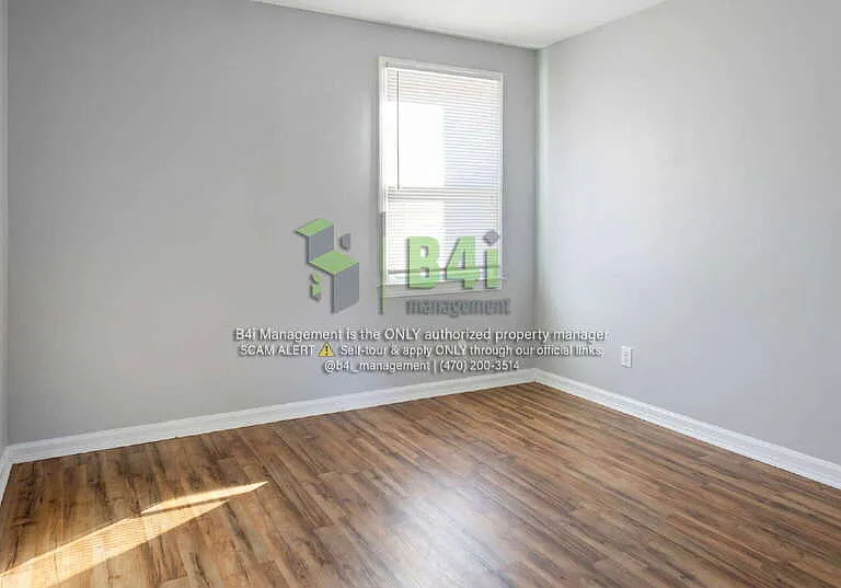 2344 Banks Ave — Photo 8