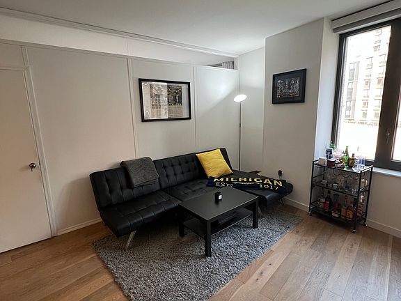3rd image of 411 35th St #3M2