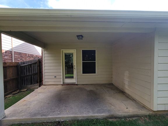 5th image of 8920 Holliday Ln
