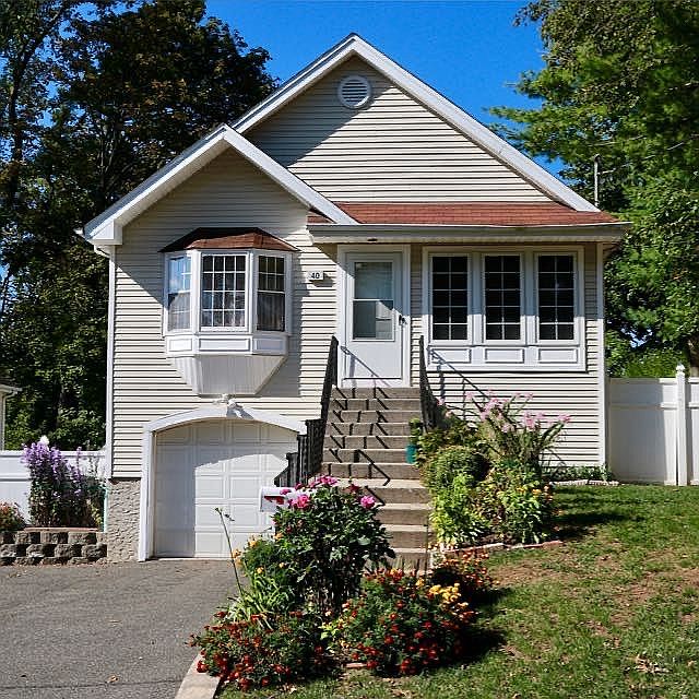 1st image of 40 Sunnyside Blvd