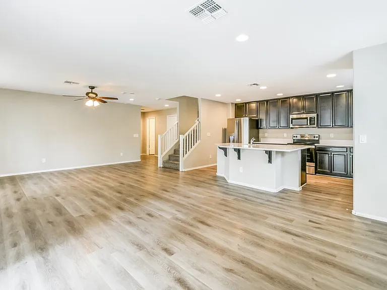 825 S Swallow Ln — Photo 6