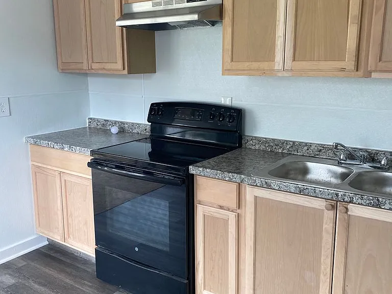 8505 Jasper Ave — Photo 2