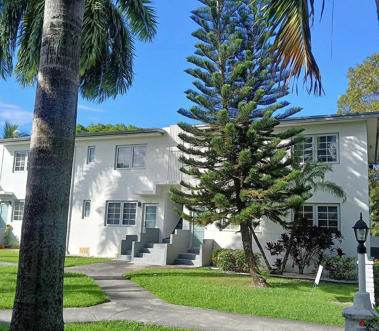 1 bed, 700 sqft, $1,800 — Photo 2