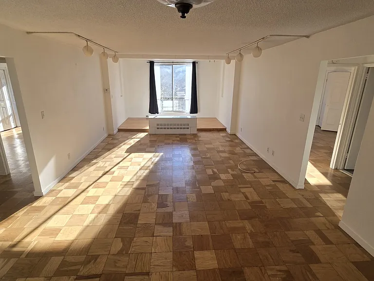 77 Pond Ave #606 — Photo 1