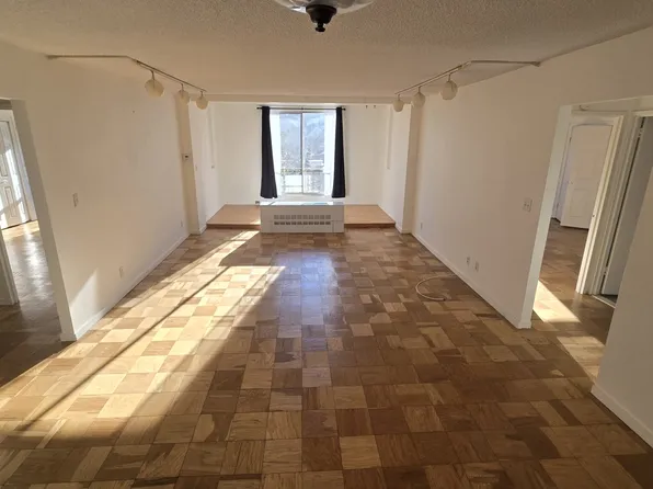 77 Pond Ave APT 606, Brookline, MA 02445